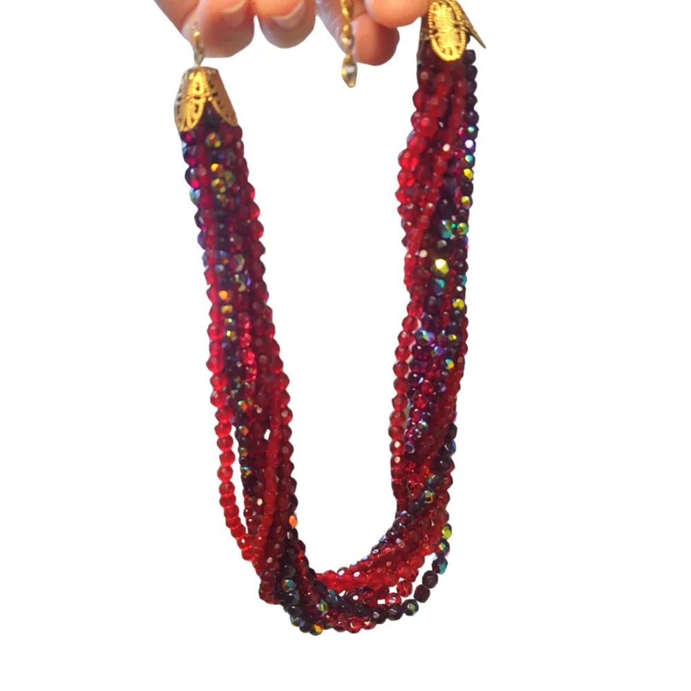 EUC Custume Jewelry Beaded Necklace